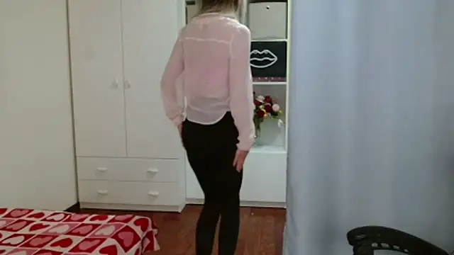 KristineGlow online show from February 10, 7:22 am