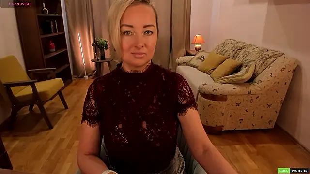 sexmom8 online show from March 11, 10:30 am