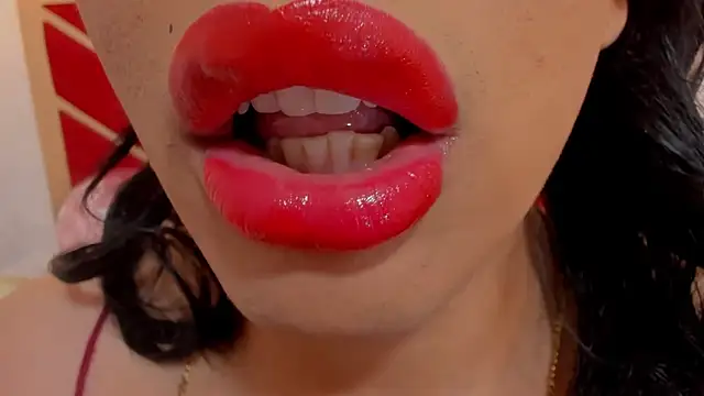 sweet Elizabeth online show from May 29, 1:20 pm