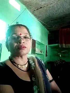 Manavi x online show from October 3, 9:25 am