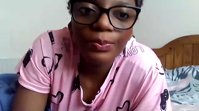 Snapshot of SexyGemBeautyX chatting on September 16, 12:46 pm SexyGemBeautyX online show from September 16, 12:46 pm