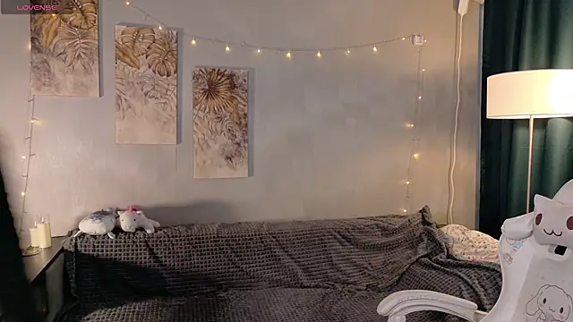 KikiMoor online show from March 1, 6:02 am