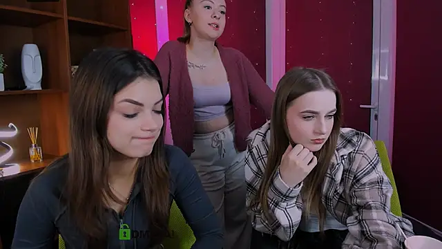 mila glow1 online show from November 17, 5:52 am