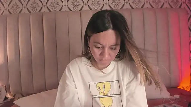 Sky Junne online show from February 26, 5:23 pm