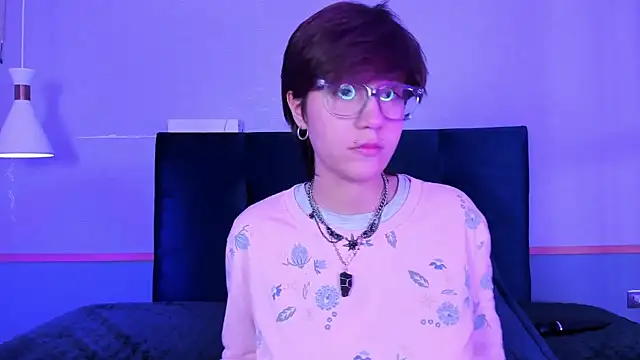 Tsuki Maru online show from March 3, 8:42 am