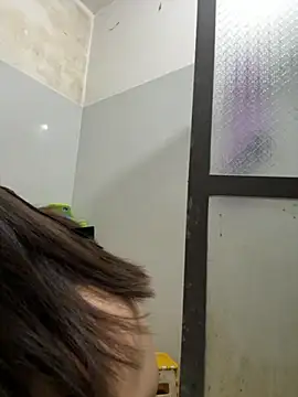 ZinzinLy online show from October 26, 3:29 pm