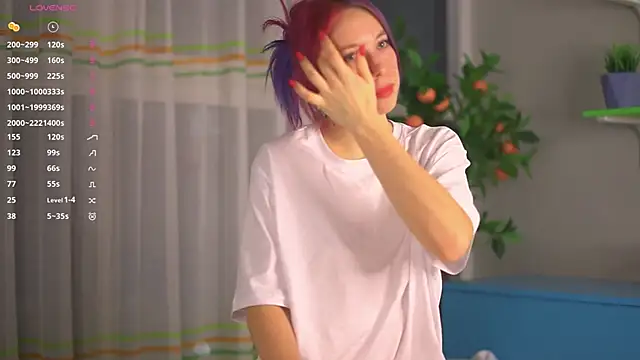 JuliannaWenger online show from November 17, 4:40 pm