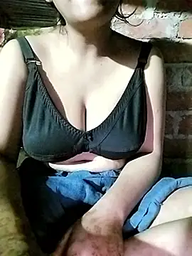 Hottestgirll online show from October 24, 9:33 pm