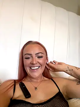 RedHeadRoxyUK online show from October 24, 10:00 am