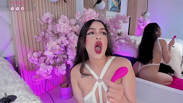 Mila Hank  online show from April 1, 12:28 pm