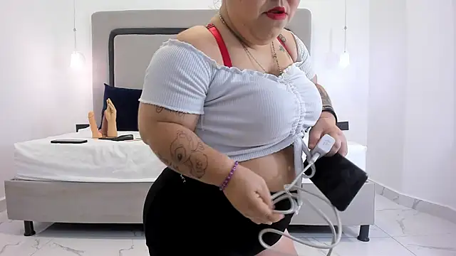 PamelaBonnet mml online show from April 11, 8:01 pm