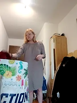 LiluLiluLilu online show from April 15, 8:15 am