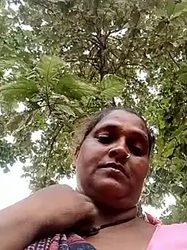 Snapshot of Ishwariya_Hatwal chatting on October 21, 11:47 am Ishwariya Hatwal online show from October 21, 11:47 am