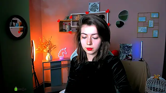 kitniss dreamy online show from February 9, 1:35 pm