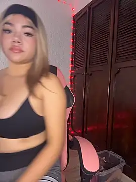 Dakota-Lona online show from March 20, 11:09 pm