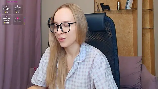 SoonMoor online show from November 29, 7:29 pm