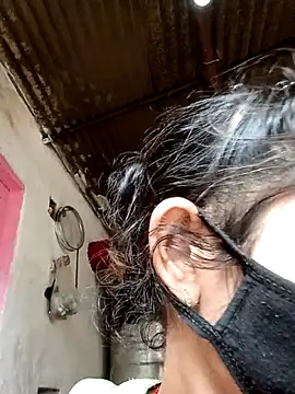 Snapshot of Nishaa_ji chatting on October 11, 9:58 am Nishaa ji online show from October 11, 9:58 am