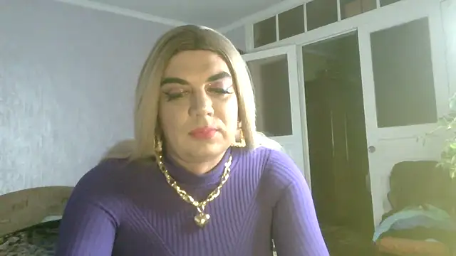 NiraFrost online show from October 31, 5:06 pm