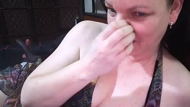 aussiepeaches online show from October 24, 1:56 am