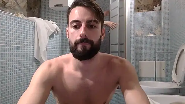 Amicisegreti online show from February 12, 8:43 pm