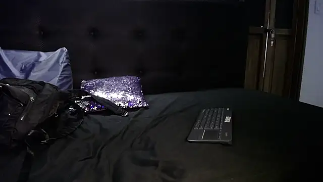 Olivia11  online show from September 10, 1:44 pm