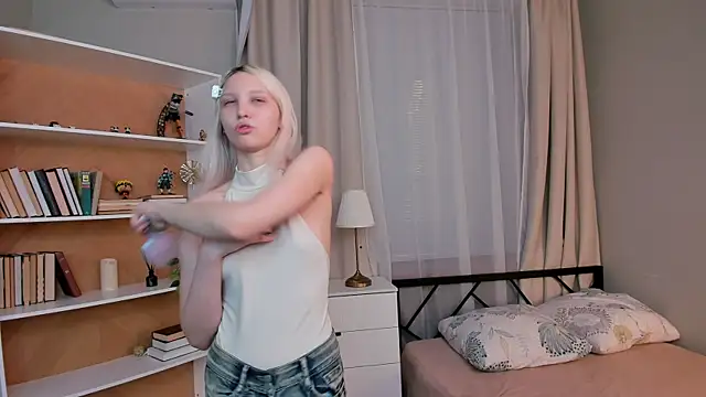 ErinBissonnette online show from April 10, 7:09 pm