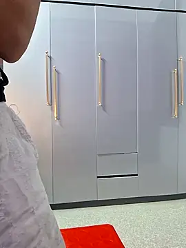 Mlemmz online show from February 24, 10:30 pm