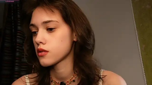 Snapshot of ttragedienne chatting on October 28, 1:50 pm ttragedienne online show from October 28, 1:50 pm