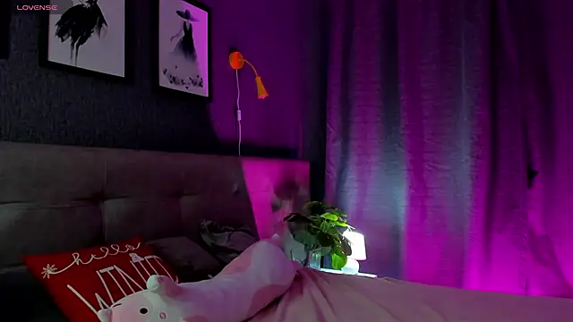 Maria Solis online show from January 13, 1:11 am