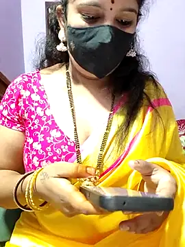 luci-queen online show from September 29, 5:23 am