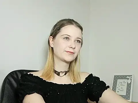 LydiaYoung online show from September 25, 6:06 pm