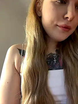 Snapshot of elliss_ chatting on September 11, 7:31 am elliss  online show from September 11, 7:31 am