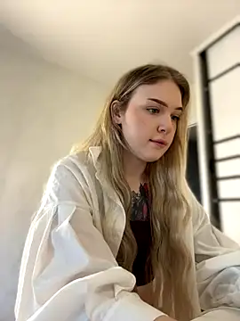 Snapshot of elliss_ chatting on September 18, 6:56 am elliss  online show from September 18, 6:56 am