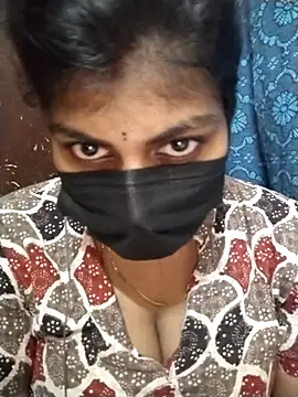 Snapshot of Nithiila chatting on October 7, 2:21 pm Nithiila online show from October 7, 2:21 pm