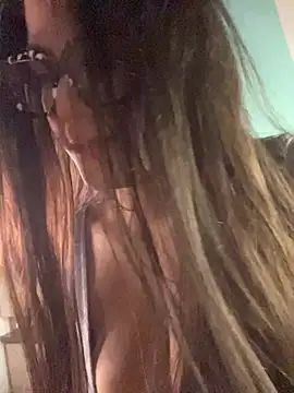 alilith online show from March 27, 8:09 pm