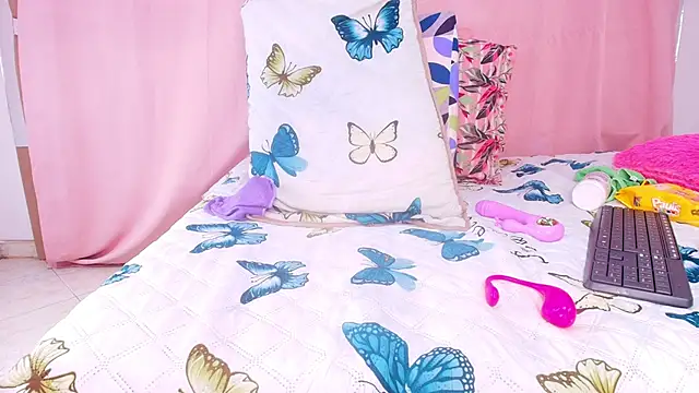 sweegirl69 online show from October 10, 1:16 pm