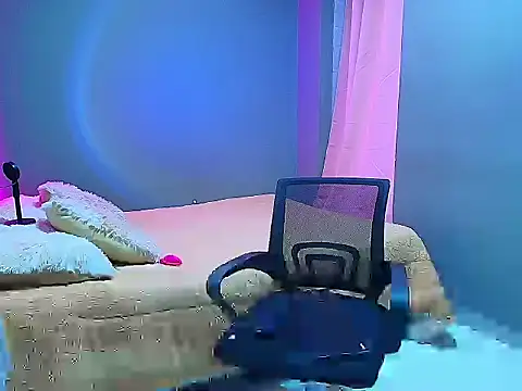 Snapshot of sophiejuicy_ chatting on September 28, 5:03 am sophiejuicy  online show from September 28, 5:03 am
