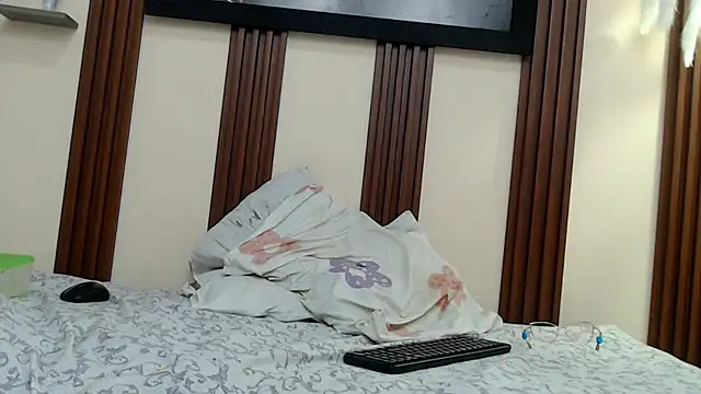 skinnysofia18 online show from December 18, 1:49 pm