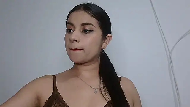 ValerieLove  online show from January 16, 11:56 pm