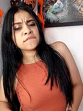 ValerieLove  online show from October 30, 7:59 pm