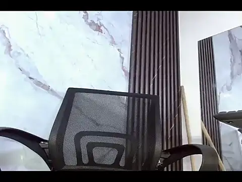 Penelopee Rouse online show from February 14, 8:44 pm