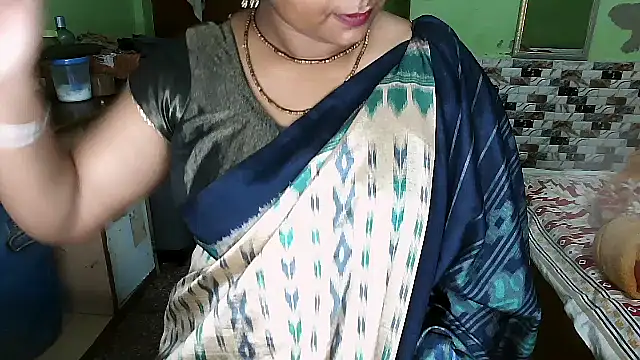 DearKimmi online show from February 1, 7:45 pm