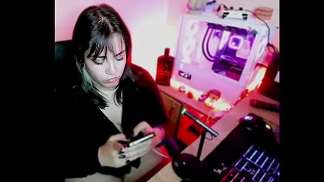 Snapshot of PinkDenial chatting on September 28, 2:29 am PinkDenial online show from September 28, 2:29 am