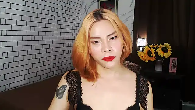 Snapshot of BigAssAlexa chatting on September 30, 12:55 pm BigAssAlexa online show from September 30, 12:55 pm