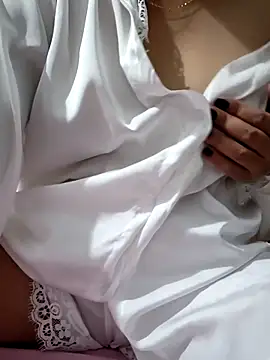 Yui-Linh online show from September 12, 12:34 pm