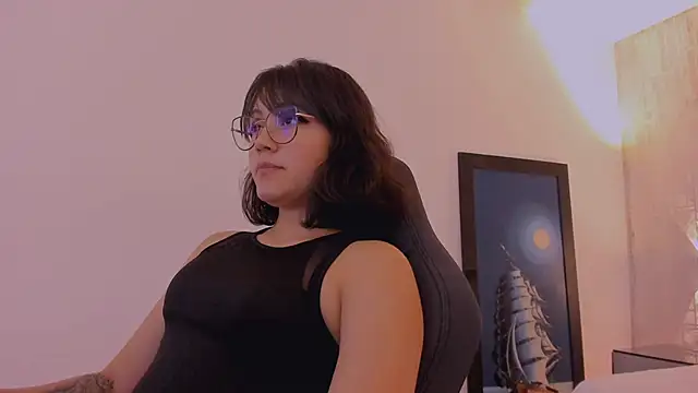 AnnaraLein online show from December 19, 4:05 am