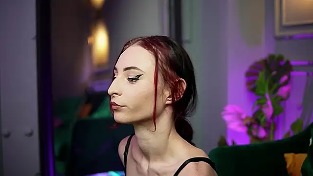 SaraiAngel online show from November 10, 9:21 pm