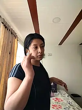 Coralaine 96 online show from September 9, 3:45 pm