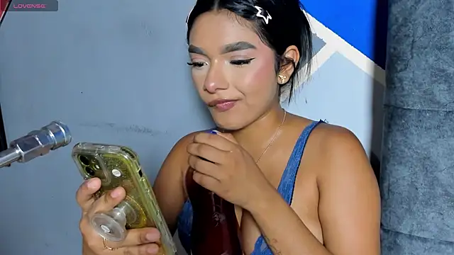 lau-hot online show from December 17, 6:56 pm