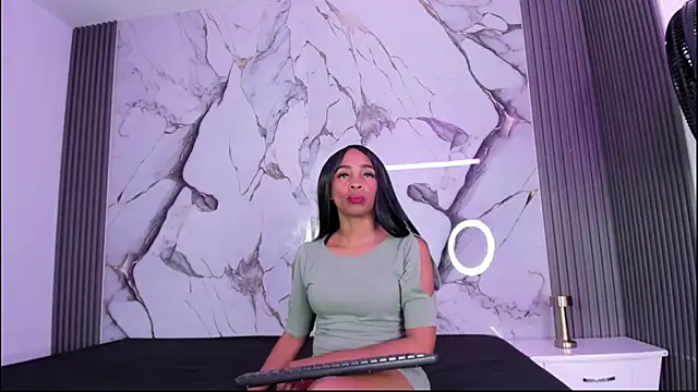 Hillarytonsonx online show from September 10, 12:05 pm